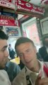 Rencontre entre Emmanuel Macron et un jeune homme à Tourcoing avant la finale de la Coupe de France