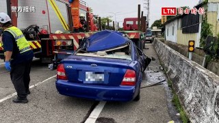 畫面曝光！轎車24日撞路肩拖板車 駕駛身亡（警方提供）