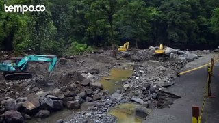 Polda Sumbar Larang Seluruh Pengendara Lewati Lembah Anai yang Sedang Diperbaiki