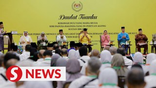 King wishes prospective pilgrims safe journey at Sepang Tabung Haji Complex