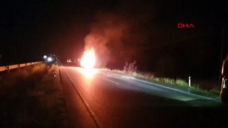 TIR'a çarpan otomobil yandı: Sürücü öldü
