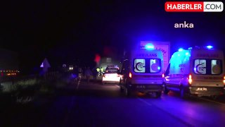 Amasya'da palet yüklü TIR'a arkadan çarpan otomobildeki sürücü hayatını kaybetti