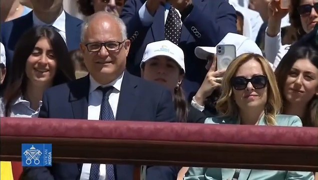 Benigni a Papa Francesco: «Andiamo insieme alle prossime elezioni, facciamo il campo largo. Vinciamo subito»