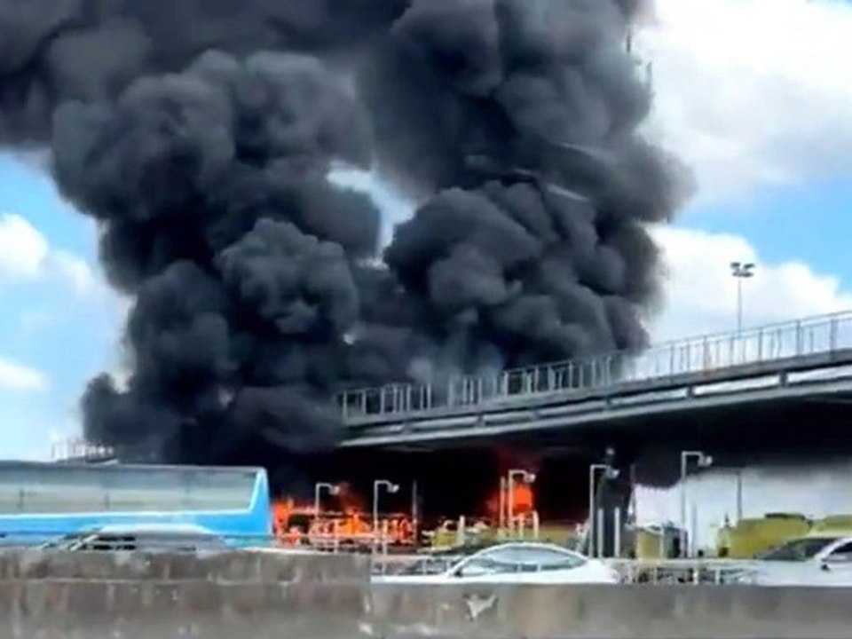 PSG- und Lyon-Fans setzen Bus in Brand