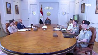 الرئيس عبد الفتاح السيسي يعقد اجتماعًا مع وزير النقل وقائد القوات البحرية