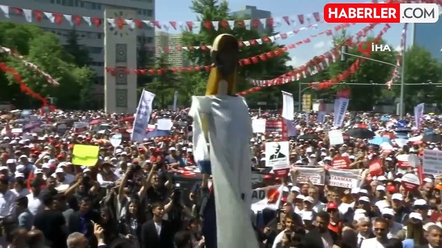 CHP lideri Özel'den hükümet ve muhalefete çağrı: 15 maddelik listeyi el birliğiyle yapacağız