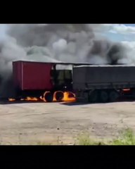 Vídeo: Caminhão pega fogo em Feira de Santana