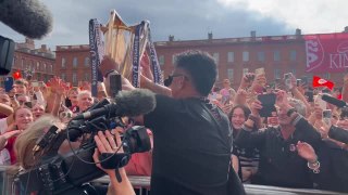 Toulouse - La liesse au Capitole !