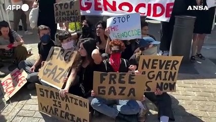 Gaza, attivisti israeliani davanti al Consolato americano di Gerusalemme