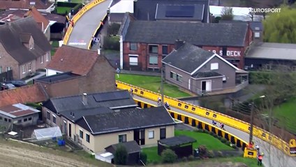 Une chute évitée d'un rien et un coup de génie : La folle victoire de Merlier