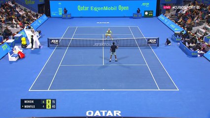 Lob, tweener et volée rétro : Mensik et Monfils amusent la galerie à Doha