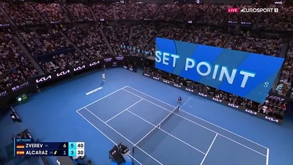 Une forme de correction : la balle de 2 sets à 0 de Zverev face à Alcaraz