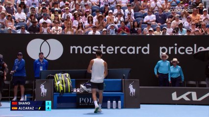 Alcaraz, une litanie de points gagnants différents : le résumé d'un match écourté