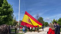 Izado de bandera en el Día de las Fuerzas Armadas en León