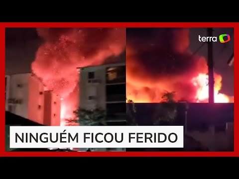 Incêndio de grandes proporções atinge loja em Porto Alegre