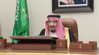 العاهل السعودي يرأس اجتماعاً للحكومة عبر الفيديو بعد 