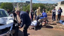 Motociclista tem lesão grave após acidente no Bairro Periolo