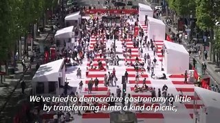 A giant picnic brings together 4,000 people on the Champs-Elysees