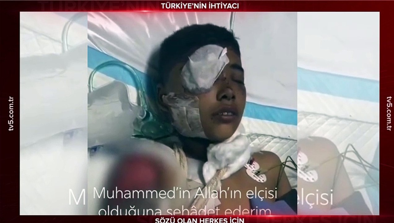 Siyonist İsrail'in savaş uçaklarının hedefi oldu! Filistinli çocuk acılarını dindirmek için ezan okudu