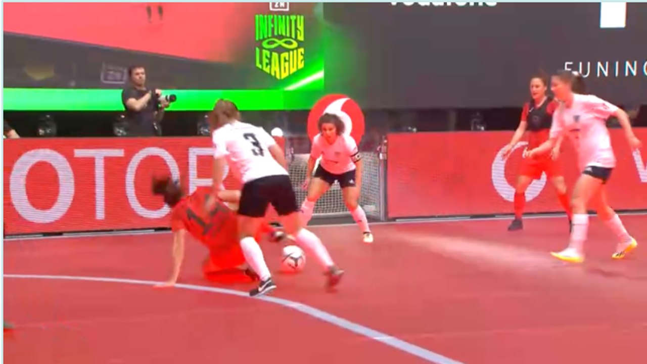 Besser als Grafite? Sarah Romert zaubert mit Hackentor