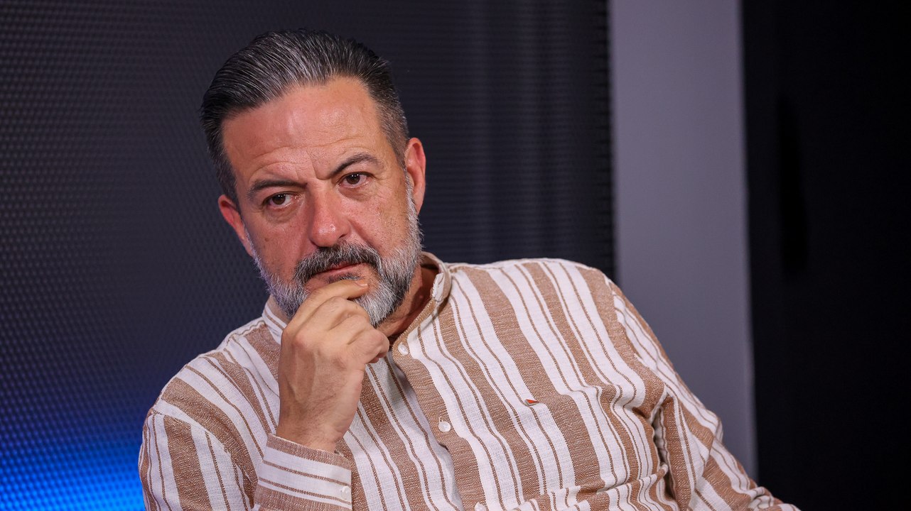 Manu Pineda Sumar Cuando se acerca la bestia asesina del fascismo no podemos gastar la munic