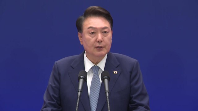 尹 3국 정상회의 정례적 개최...안전한 공급망 구축 / YTN