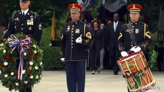 Usa, il presidente Biden onora i caduti americani nel Memorial Day 2024