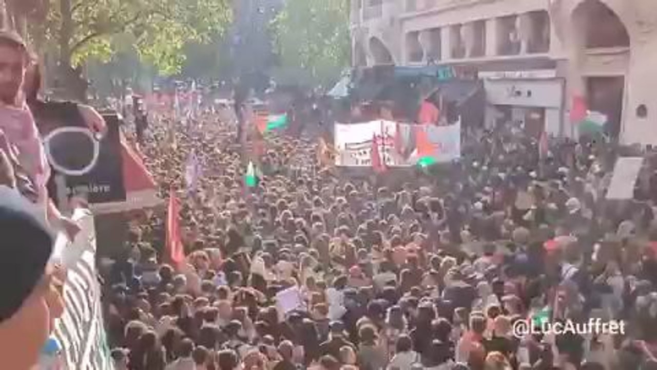 France des dizaines de milliers de personnes actuellement à Paris ...