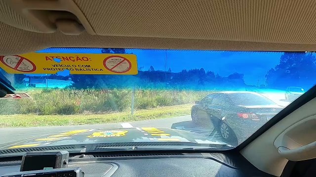 Suspeito tenta fugir e perseguição ao estilo ‘GTA’ tem até maconha arremessada contra policiais