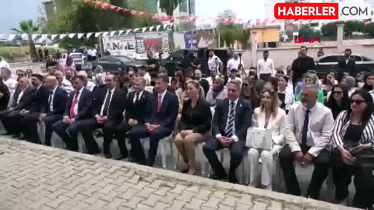 2028'de Cumhurbaşkanı adayı olacağını açıklayan Sinan Oğan'ı sadece 48 kişi dinledi