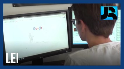 Parlamento britânico aprova projeto que regulamenta a atuação das big techs