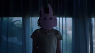 Niña buena, niña mala (Run Rabbit Run) - Trailer subtitulado