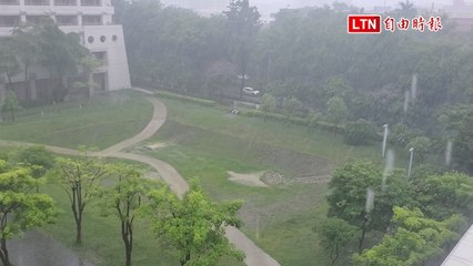 高雄遭遇大雷雨襲擊，15區達大雨等級 市府快速成立豪雨應變中心📢