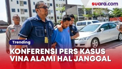 Video herunterladen: Kejadian Janggal Di Konferensi Pers Kasus Vina Cirebon, Polisi Beberapa Kali Coba Bungkam Mulut Pegi