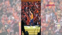 Zara'dan Galatasaray şampiyonluk kutlaması! Taraftarlar ile birlikte söyledi