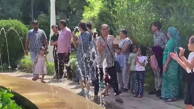 인도, 섭씨 50도 육박 살인적 더위... 폭염 안전조치 권고 / YTN