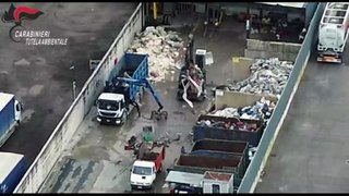 Napoli, smaltimento di rifiuti in cambio di mazzette: 12 arresti