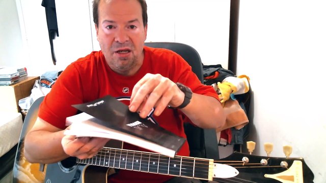 GUITARTUNINGS: VERY OLD WAY OF TUNING YOUR GUITAR. CHANGING FROM BAROQUE WAY TO MY WAY, FOR MELODY