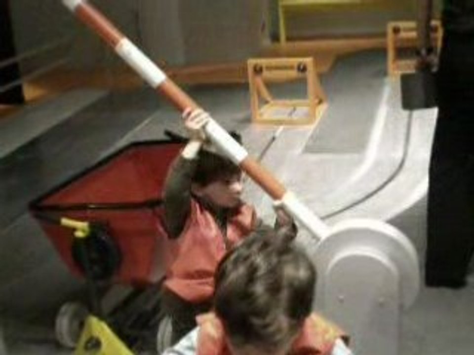 Niels aux commandes sur le chantier de la Villette