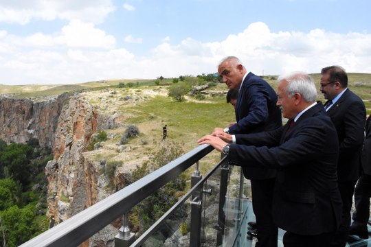 Bakan Ersoy Ihlara Vadisi Cam Teras açılışına katıldı
