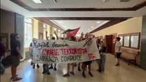 Sapienza, nuovo corteo pro Palestina degli studenti. Lo striscione: «Rafah brucia. Israele terrorista»