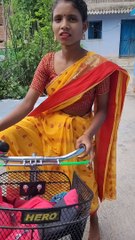 आज आप लोगो को साड़ी पहन के साइकिल चला के दिखाउंगी  | cute girl cycling in saree