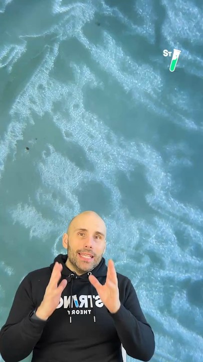 Les #CKoiCa sont de retour  Essaye de deviner ce qu’on te montre au microscope et dis-nous ta réponse dans les commentaires !  Indice : c’est extrait grâce au barattage  @niko.astro