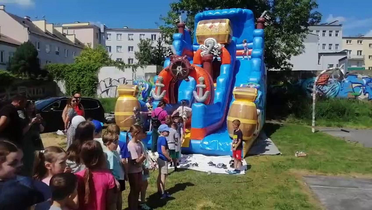 echodnia.eu Festyn - Dzień Dziecka w SP12 w Kie...