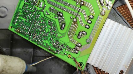 Bếp Midea này thử chạy bình thường nhưng mình vẫn đè ra sửa!