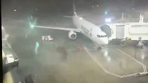 Regardez les images de ce Boeing 737-800 emporté par le vent cette nuit à l'aéroport de Dallas, alors que les passagers attendaient pour monter à bord