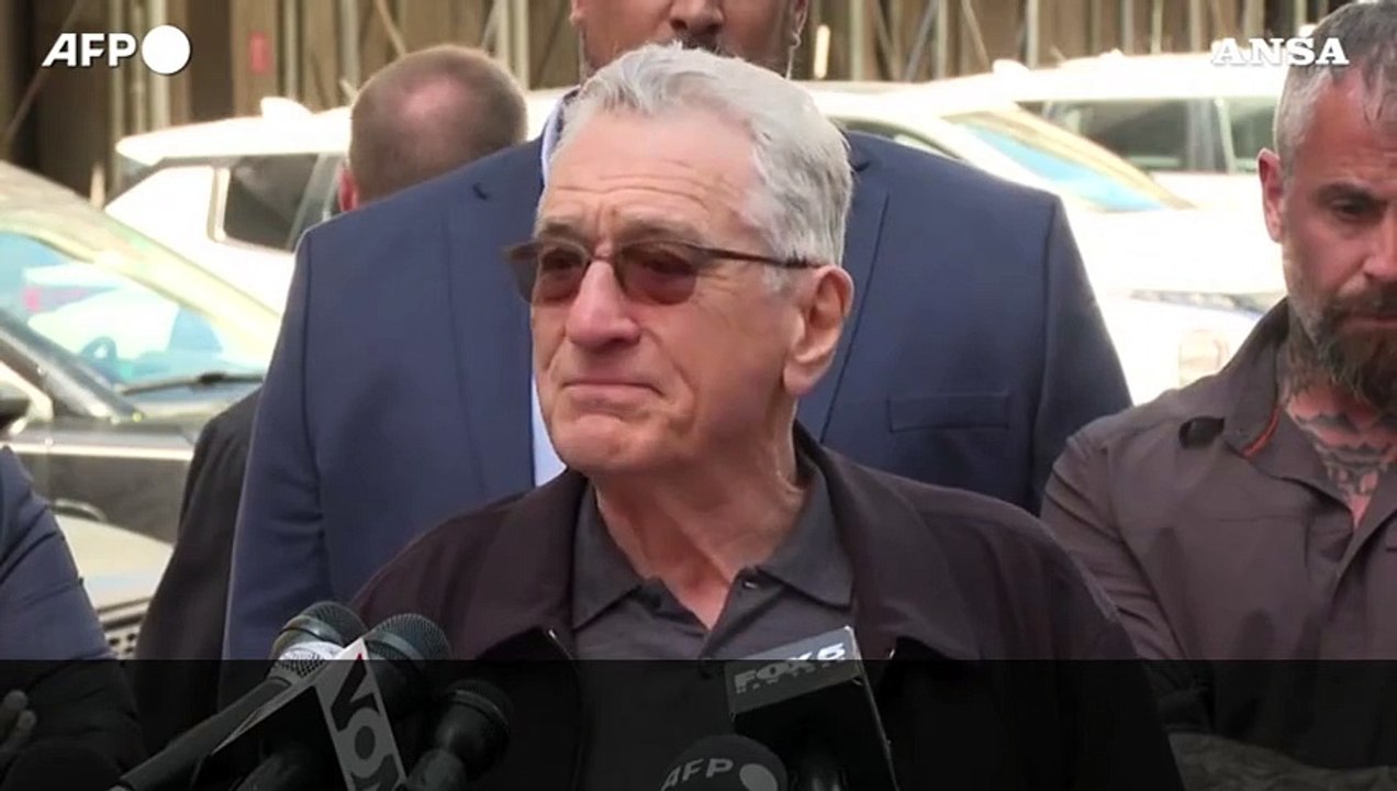De Niro fuori dal tribunale: "Se Trump rivince e' finita"