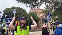 شاهد: توسع إضراب عاملين بجامعة كاليفورنيا تضامناً مع المتظاهرين المساندين الفلسطينيين