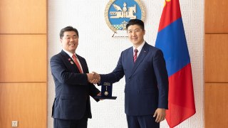 [기업] 대한항공, 몽골 정부로부터 '우정의 메달' 받아 / YTN