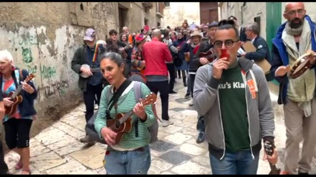 Monopoli, al via il più grande festival dedicato all'ukulele